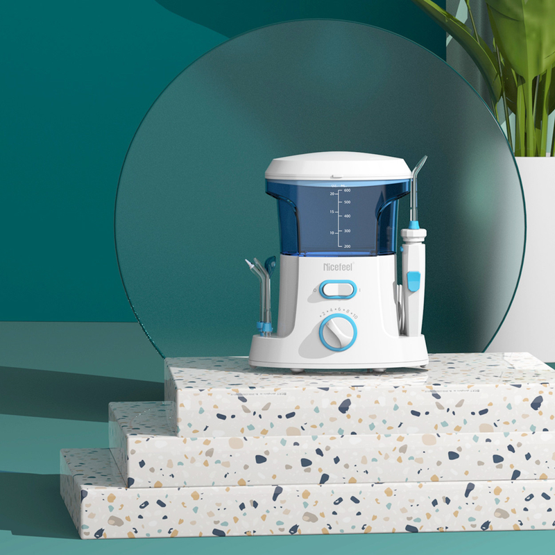 Flosser dental ajustable del agua del ABS 600ml para el azul blanco oral del balneario del uso de la familia